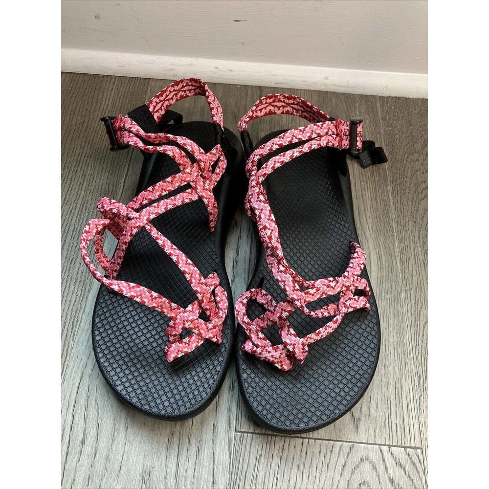 NWOT Chaco ZX2 Womens Sz 9 red, pink, and white with toe loop.